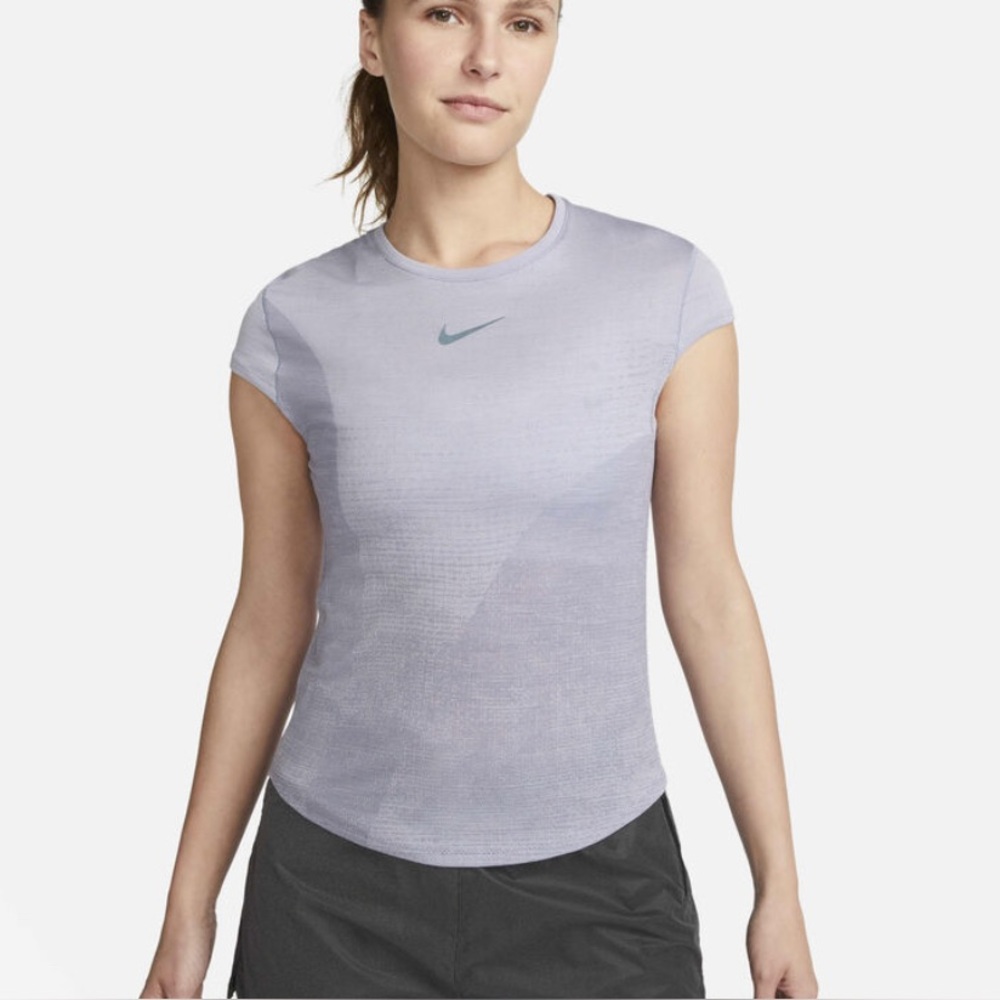 Nike Dri-FIT Run Division
Women's Short-Sleeve Running Top